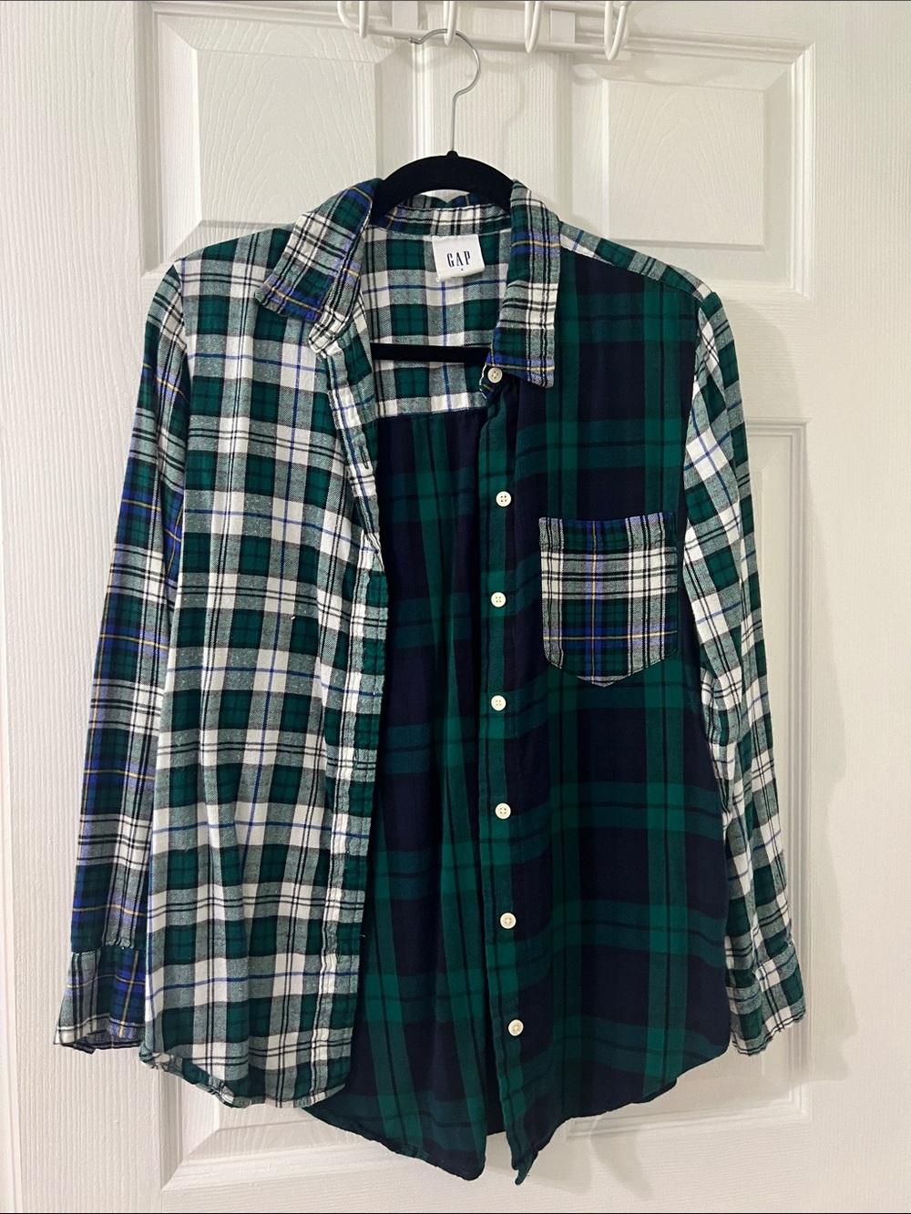 GAP Mixed-Tone Green and Navy Plaid Button-Down